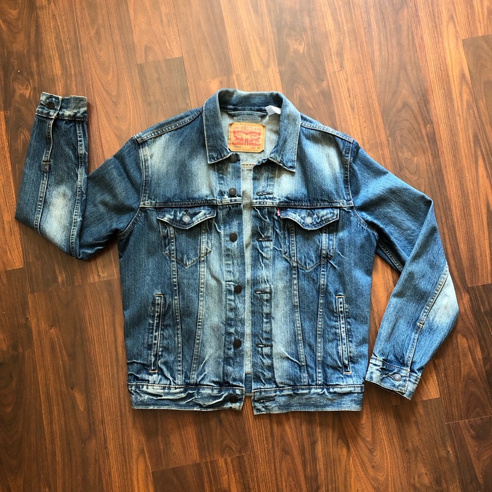 Levi's Denim Trucker Jacket, Like New!